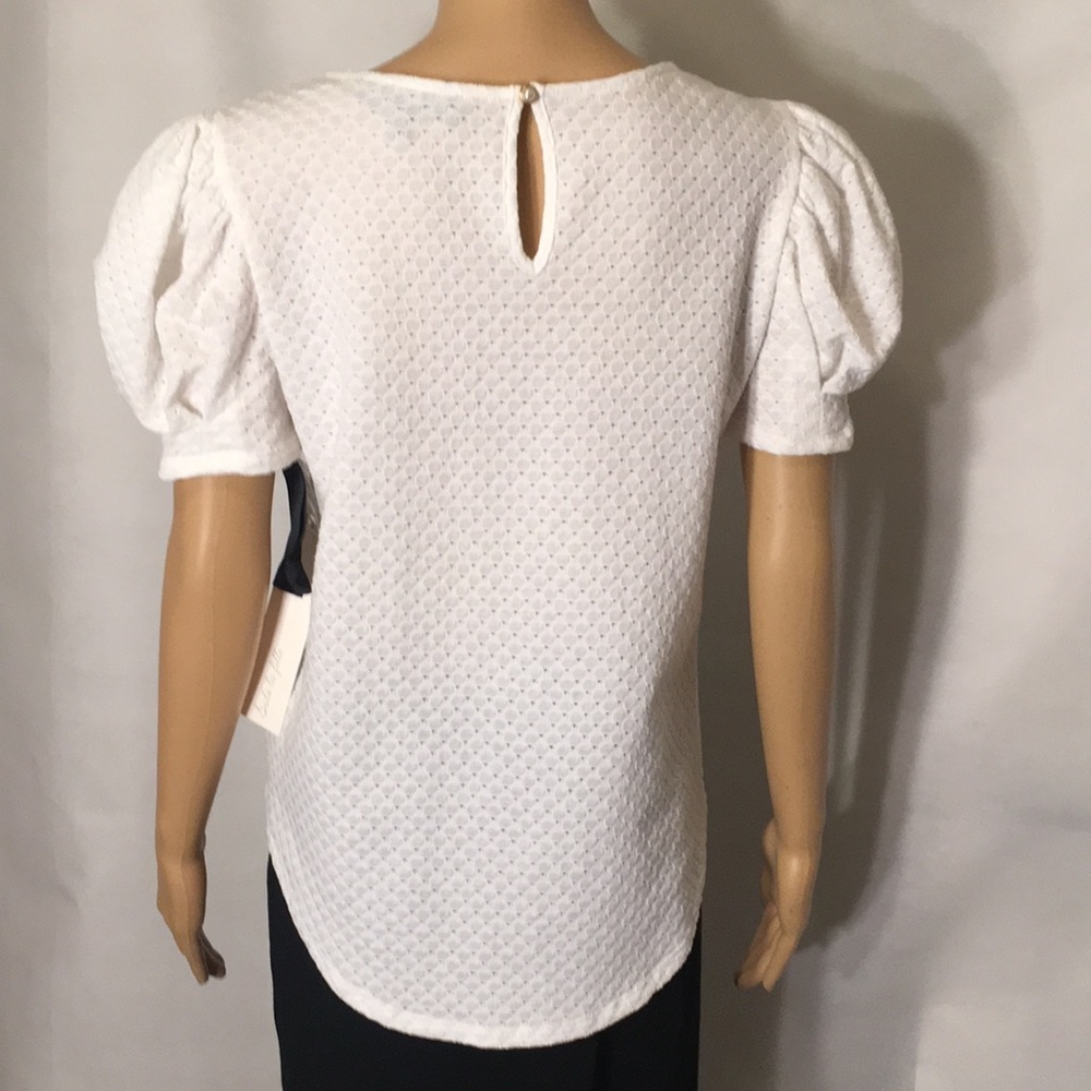 NWT White Textured Short Sleeve Crewneck Top - Picture 3 of 16